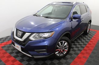 Used 2017 Nissan Rogue SV image 1