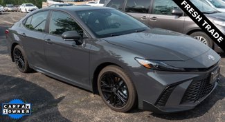 Used 2025 Toyota Camry SE image 1