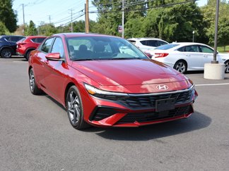 Used 2024 Hyundai Elantra SEL w/ Convenience Package image 1