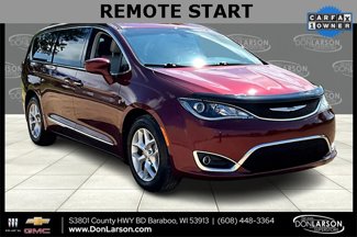 Used 2017 Chrysler Pacifica Touring-L w/ Tire & Wheel Group image 1