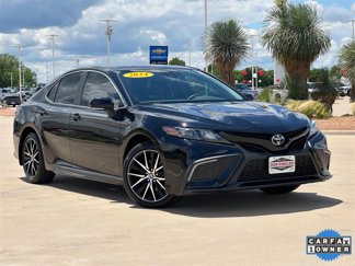 Used 2024 Toyota Camry SE image 1