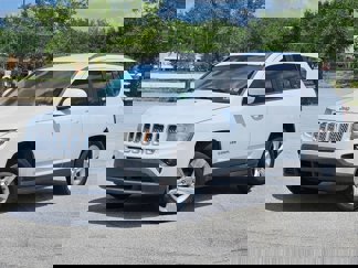 Used 2015 Jeep Compass Latitude image 1