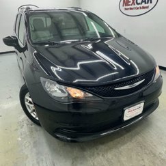 Used 2021 Chrysler Voyager Lxi image 1
