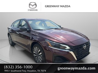 Used 2025 Nissan Altima 2.5 SV image 1