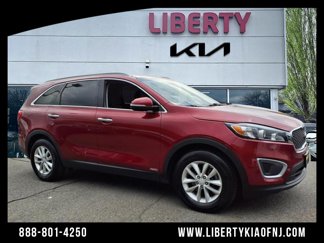 Used 2017 Kia Sorento LX w/ LX Convenience Package image 1