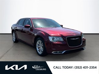Used 2016 Chrysler 300 Limited image 1