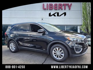 Used 2017 Kia Sorento LX w/ LX Convenience Package image 1