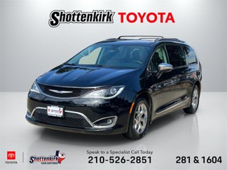 Used 2018 Chrysler Pacifica Limited image 1