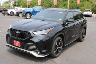 Certified 2022 Toyota Highlander XSE image 1