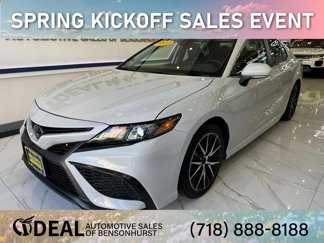 Used 2023 Toyota Camry SE image 1