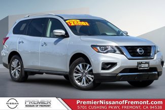 Used 2020 Nissan Pathfinder S image 1