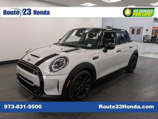 Used 2022 MINI Cooper S image 1