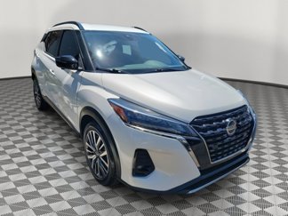 Used 2021 Nissan Kicks SR image 1