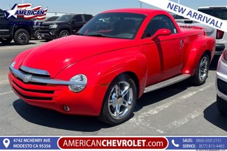 Used 2004 Chevrolet SSR w/ Preferred Equipment Group image 1