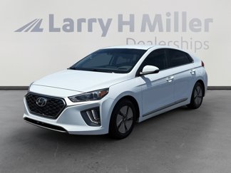 Certified 2022 Hyundai Ioniq SE image 1