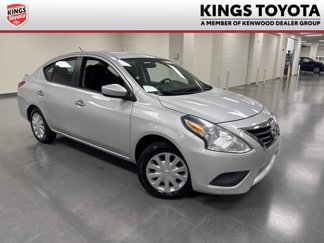 Used 2015 Nissan Versa SV image 1