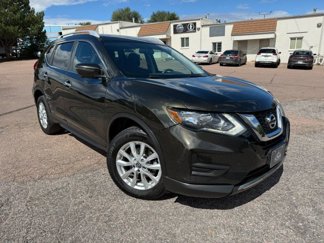 Used 2017 Nissan Rogue SV image 1