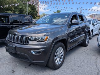 Used 2021 Jeep Grand Cherokee Laredo image 1