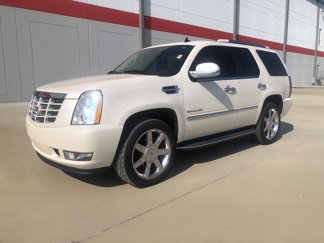 Used 2012 Cadillac Escalade Luxury image 1