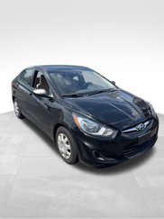 Used 2012 Hyundai Accent GLS image 1