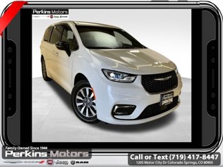 Used 2023 Chrysler Voyager LX image 1