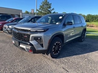 Used 2024 Chevrolet Traverse Z71 image 1