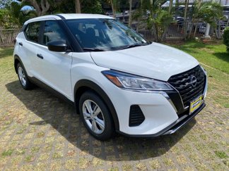 New 2025 Nissan Kicks Play S image 1