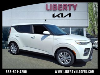 Certified 2022 Kia Soul LX image 1