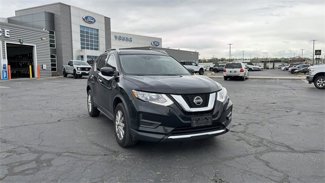 Used 2020 Nissan Rogue SV image 1