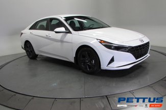 Used 2023 Hyundai Elantra SEL image 1