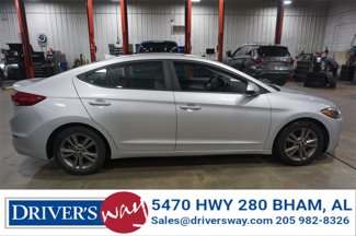 Used 2017 Hyundai Elantra SE image 1