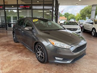 Used 2016 Ford Focus SE w/ SE Sport Package image 1