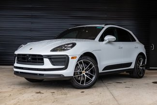 Certified 2024 Porsche Macan image 1