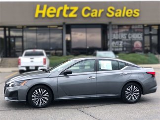 Used 2024 Nissan Altima 2.5 SV image 1