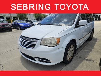 Used 2014 Chrysler Town & Country Touring image 1