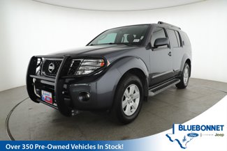Used 2011 Nissan Pathfinder SV image 1