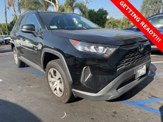 Used 2019 Toyota RAV4 LE image 1