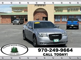 Used 2018 Chrysler 300 S image 1