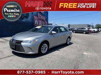 Used 2015 Toyota Camry LE image 1