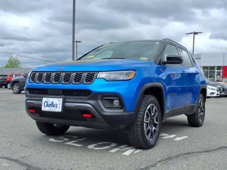 Used 2024 Jeep Compass Trailhawk w/ Trailhawk Convenience Group image 1