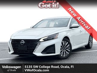Used 2023 Nissan Altima 2.5 SV image 1