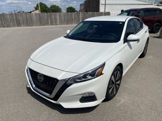 Used 2021 Nissan Altima 2.5 SV image 1