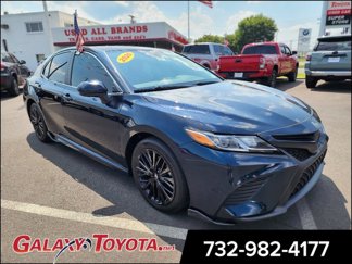 Used 2020 Toyota Camry SE image 1