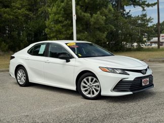 Certified 2022 Toyota Camry LE image 1