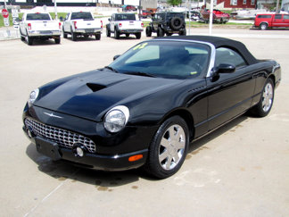 Used 2002 Ford Thunderbird Deluxe image 1
