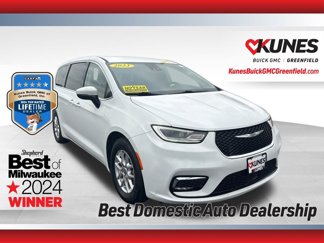 Used 2023 Chrysler Pacifica Touring-L image 1