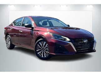 Used 2025 Nissan Altima 2.5 SV image 1