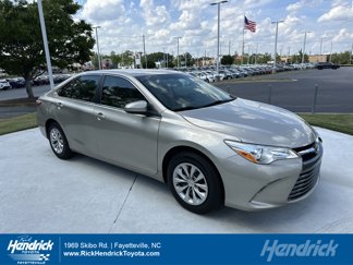 Used 2015 Toyota Camry LE image 1