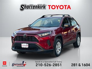 Used 2020 Toyota RAV4 LE image 1