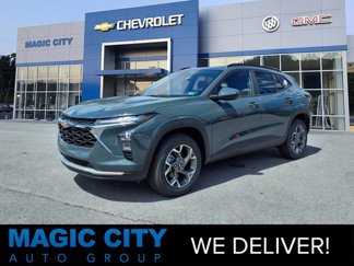 New 2025 Chevrolet Trax LT w/ Driver Confidence Package image 1